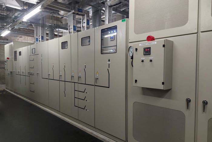 Switchgear Explosion Due to Ferroresonance