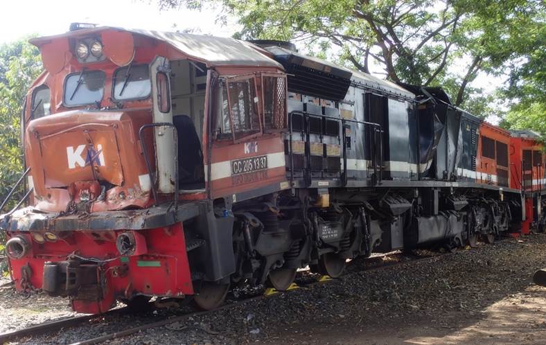 freight train crash