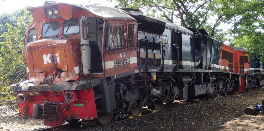 freight train crash