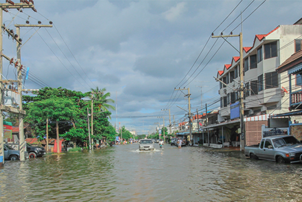 lopburi thailand october 6 2011 rain for several days causing flooding streets and public houses