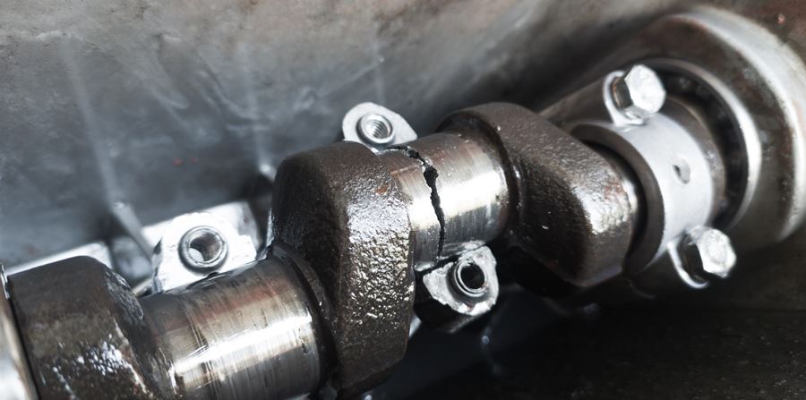 as the engine crankshaf cracks due to fatigue